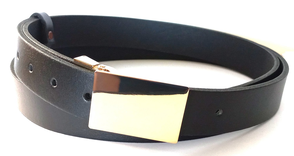 Elegantný opasok so zlatou prackou