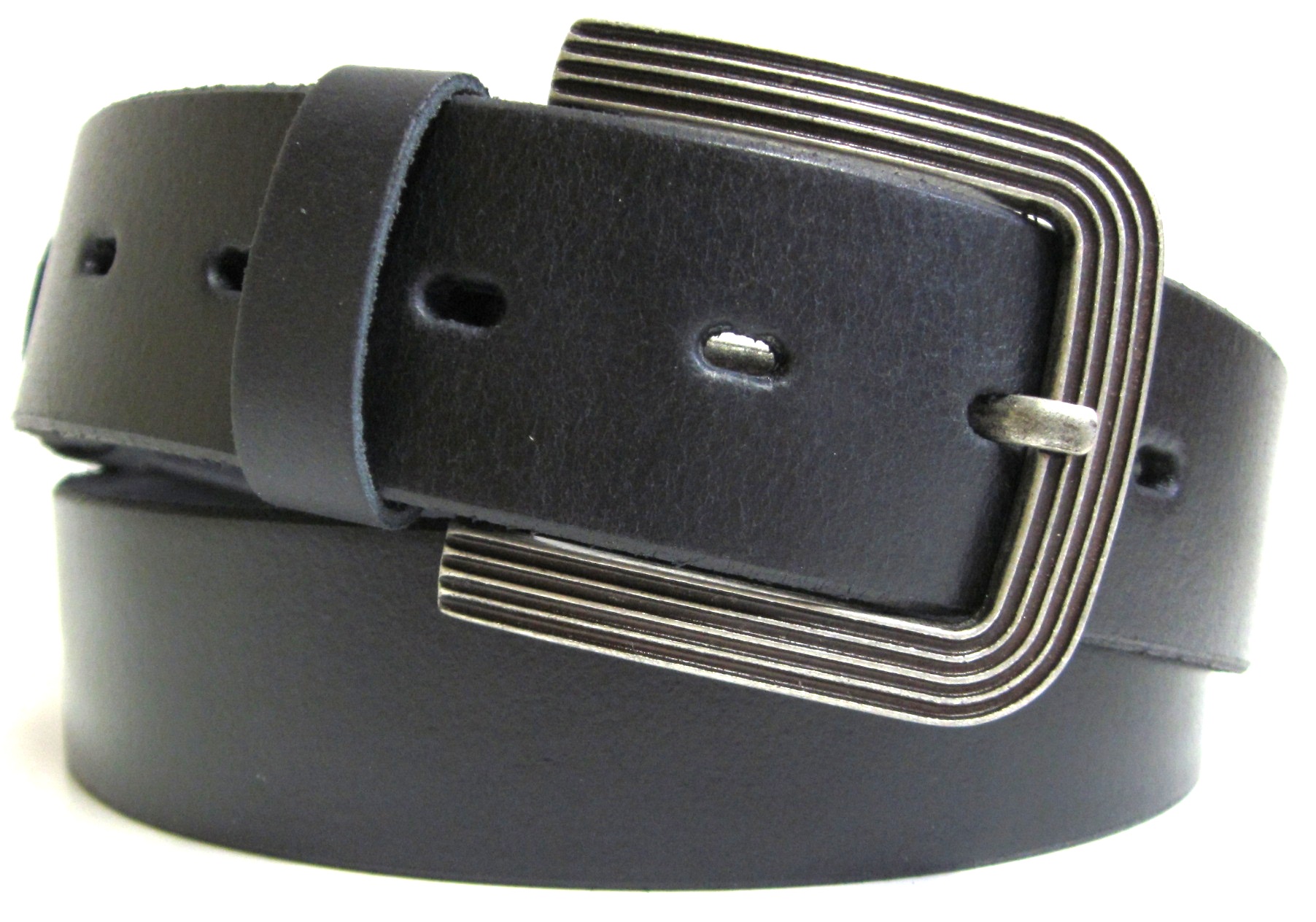 Kožený opasok s modernou prackou