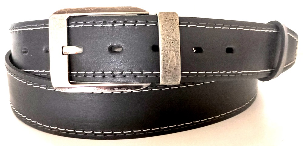 Kožené opasky s kovovým pútkom