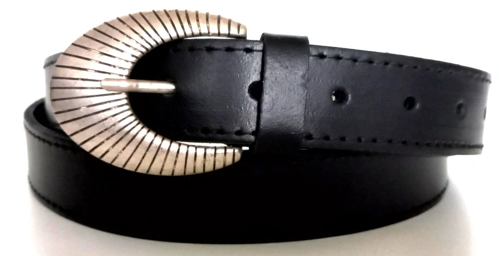 Úzky kožený opasok