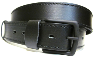 Opasok s pevnou čiernou prackou