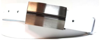 Biely opasok s plnou prackou