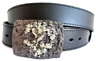 Kožený opasok s lebkou